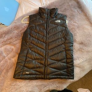 Women’s north face down vest